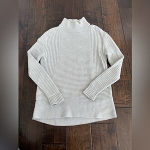 Athleta S Alpine Turtleneck Sweater  Magnolia White Merino Wool Knit